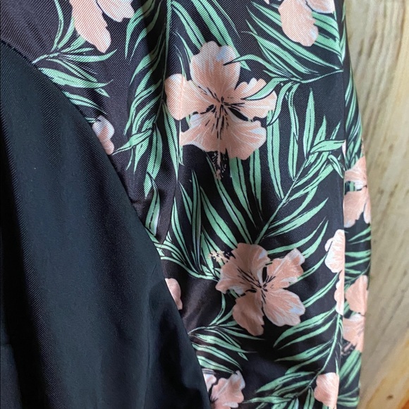 Bobbie Brooks NWT Floral Print One-Piece Swimsuit Padded Bra Adjustable Straps - Picture 6 of 6